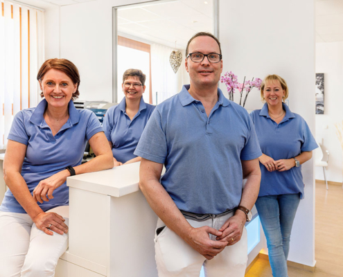 Gruppenbild Hautarzt Dr. Lueg Teltow | Portraitfotografie Sándor Kotyrba