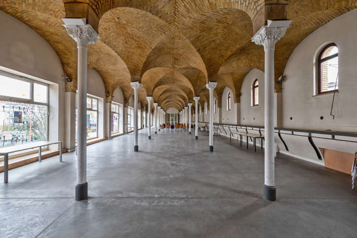 Kiezraum Dragonerareal Berlin-Kreuzberg (#424A3043) | Architekturfotografie Kielraum Dragonerareal Berlin-Kreuzberg | Sándor Kotyrba Architekturfotografie