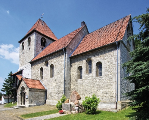 Südansicht Dorfkirche Ampleben | Architekturfotografie Sándor Kotyrba
