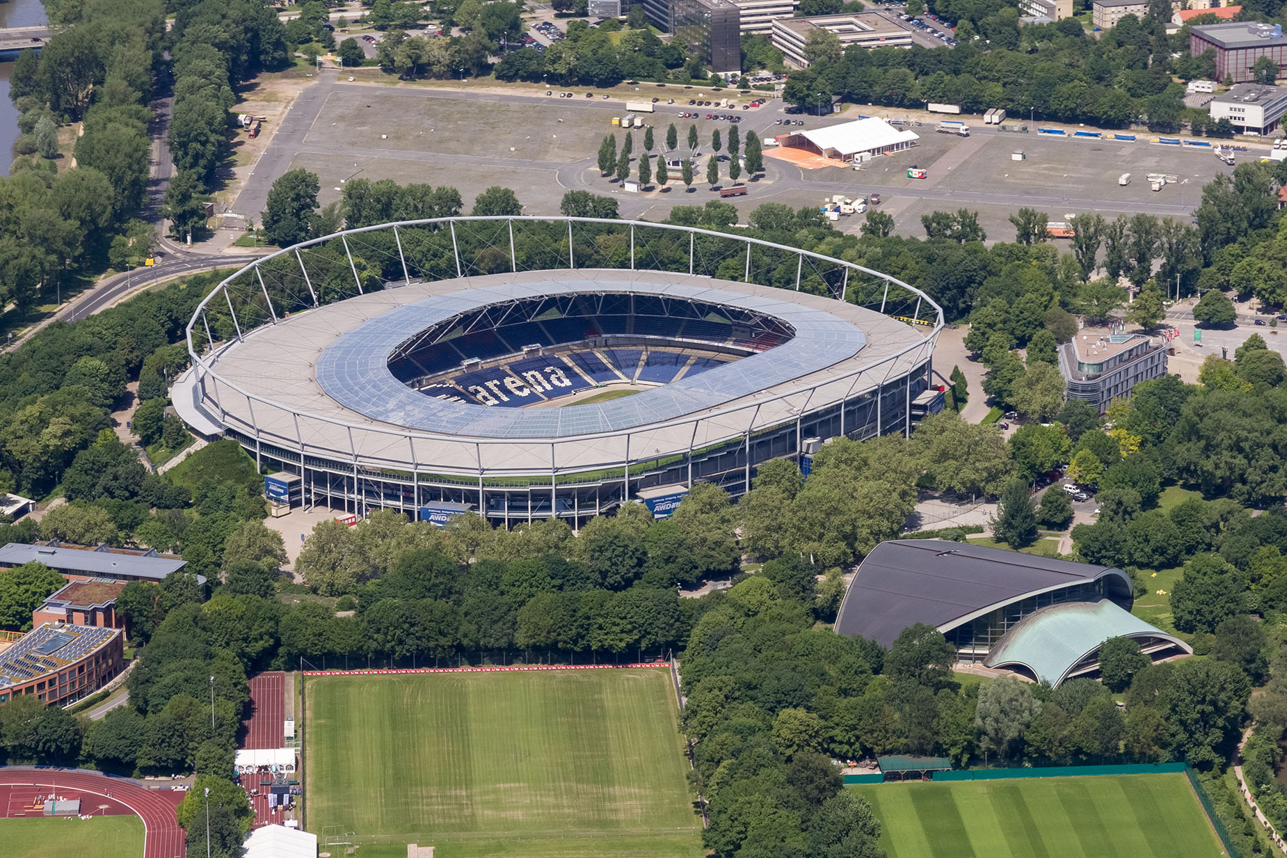 Niedersachsenstadion Hannover (#0560) Luftbild vom Niedersachsenstadion in Hannover, der zwischenzeitlichen AWD-Arena und heutigen Heinz von Heiden Arena.